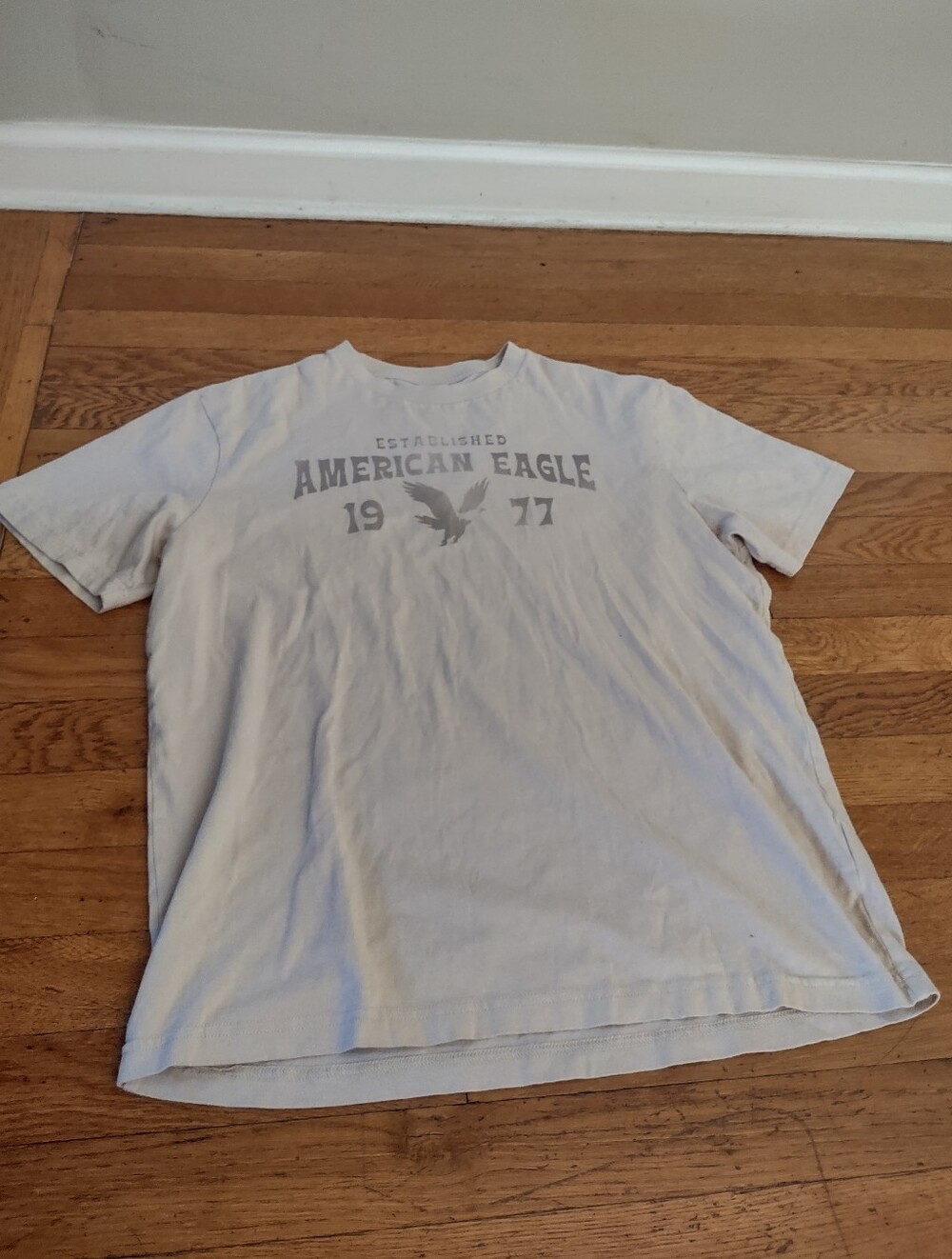 American Eagle super soft off white cotton logo t-shirt size small